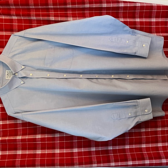 LL Bean Men’s Button Up Shirt - Picture 3 of 4